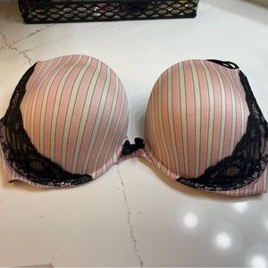 SOLD Very Sexy push-up bra. 34ddd